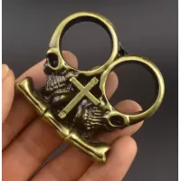 Metal Outdoor Emergency Self Defense Tools Two Rings Skull Keychian Anti-wolf Key Pendant Survival Hand Tool